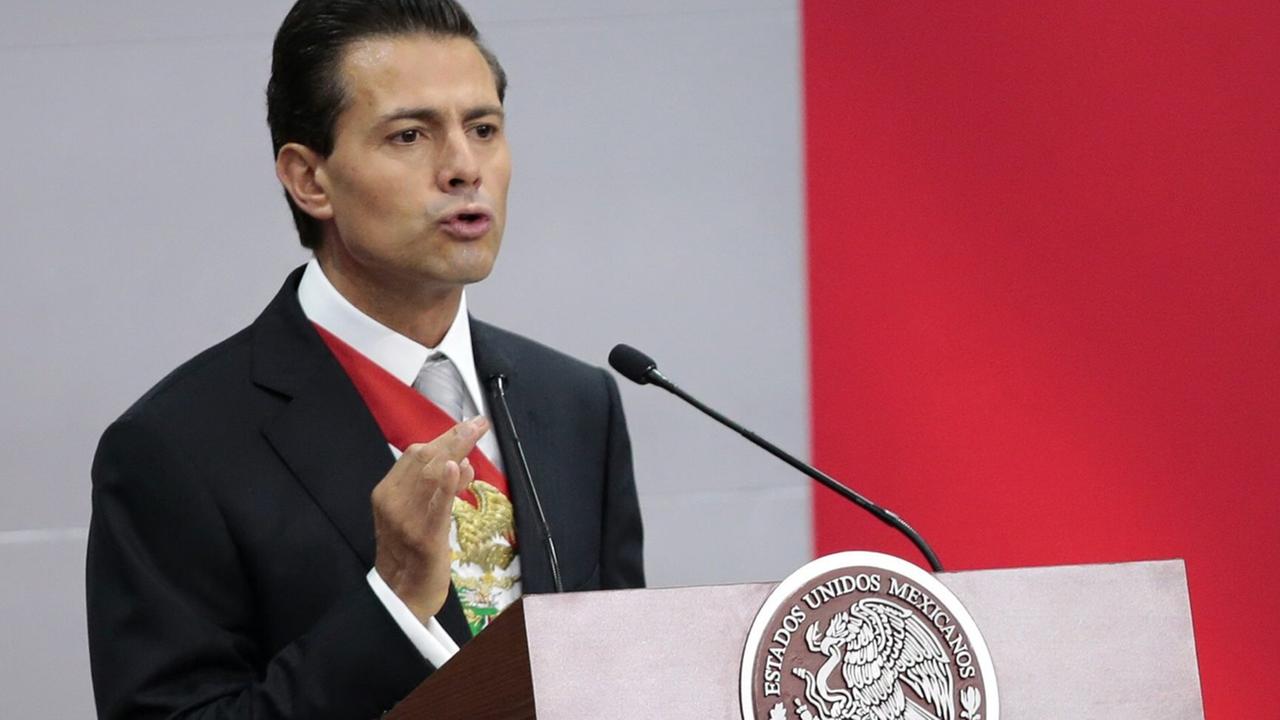 Mexikanischer Präsident Pena Nieto spricht im Parlament Mexikanischer Präsident Pena Nieto spricht im Parlament
