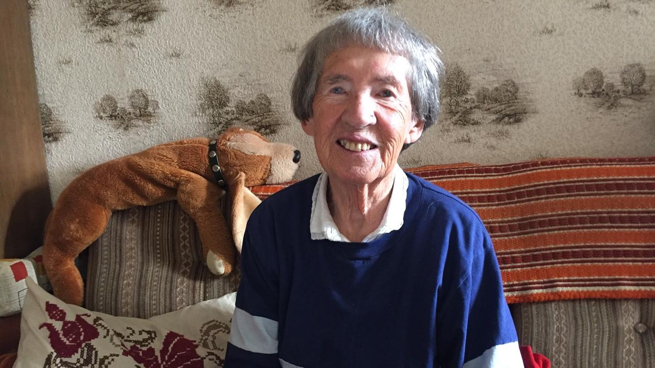 Gerda Neumann wohnt seit ihrer Geburt im Jahr 1923 in den Häusern des "Vaterländischen Bauvereins". Gerda Neumann wohnt seit ihrer Geburt im Jahr 1923 in den Häusern des "Vaterländischen Bauvereins".