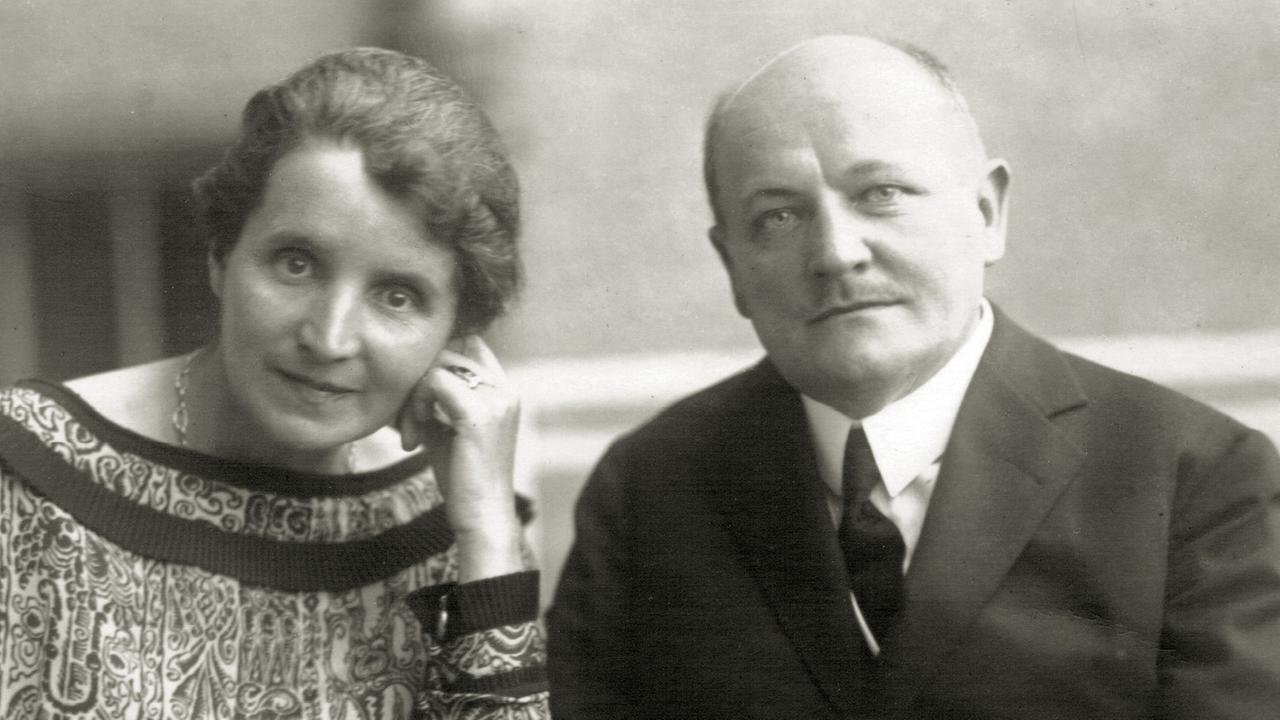 Eine Archivaufnahme zeigt das Ehepaar Berta und Emil Molt in schwarz weiß. Eine Archivaufnahme zeigt das Ehepaar Berta und Emil Molt in schwarz weiß.