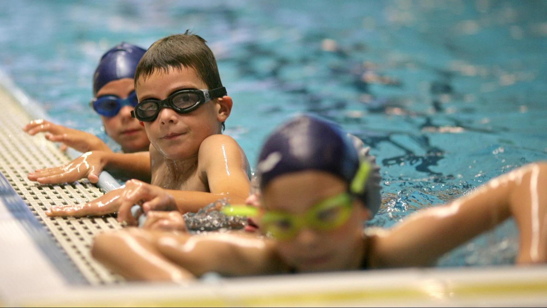 Junge Schwimmerinnen und Schwimer vom SV Eisleben. Junge Schwimmerinnen und Schwimer vom SV Eisleben.