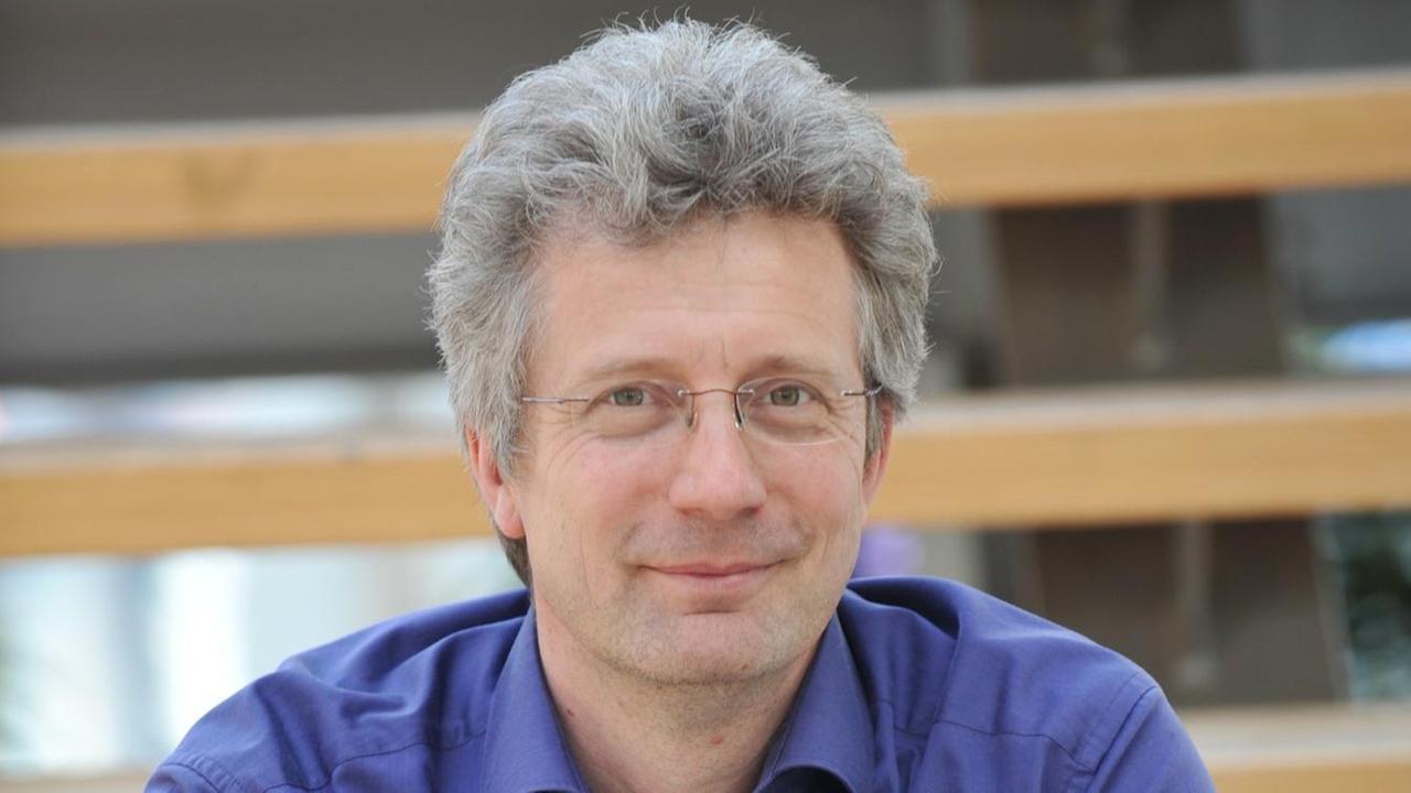 Tillmann Bendikowski zu seinem neuen Buch „Der deutsche Glaubenskrieg. Martin Luther, der Papst und die Folgen“ Tillmann Bendikowski zu seinem neuen Buch „Der deutsche Glaubenskrieg. Martin Luther, der Papst und die Folgen“