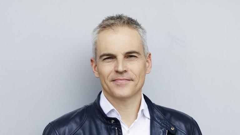 Gerhard Schick ist Volkswirt und ehemaliges Mitglied des Bundestages und der Grünen. Er ist Mit-Initiator des Vereins Finanzwende. Gerhard Schick ist Volkswirt und ehemaliges Mitglied des Bundestages und der Grünen. Er ist Mit-Initiator des Vereins Finanzwende.