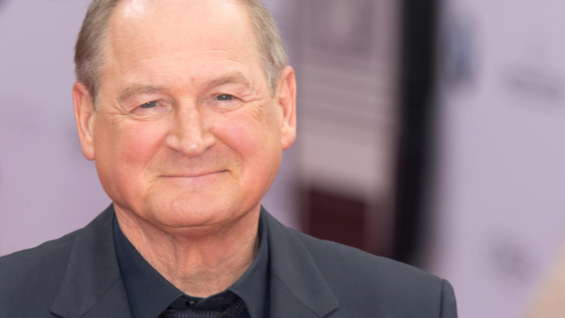 Schauspieler Burghart Klaußner bei der Verleihung des Deutschen Filmpreises 2016 Schauspieler Burghart Klaußner bei der Verleihung des Deutschen Filmpreises 2016