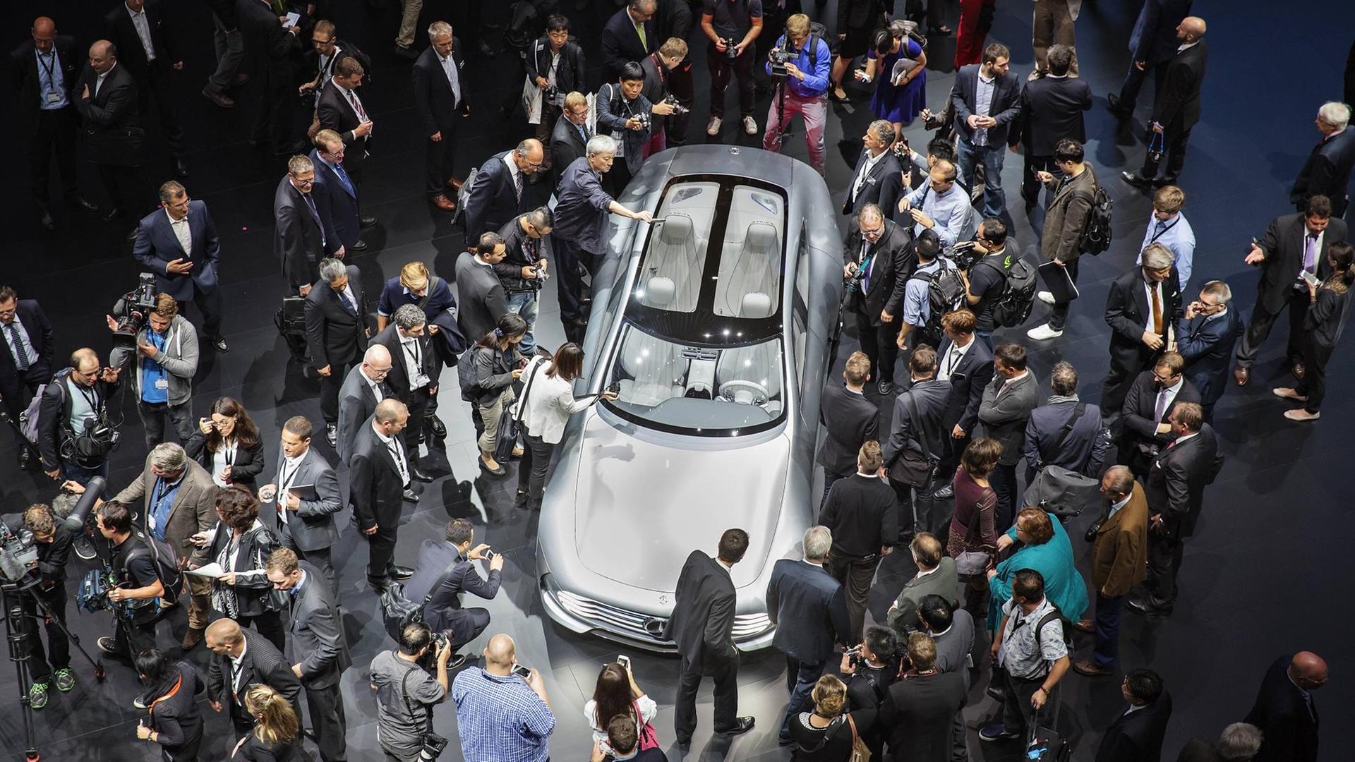 Mercedes-Benz stellt auf der IAA sein Konzeptauto vor Mercedes-Benz stellt auf der IAA sein Konzeptauto vor
