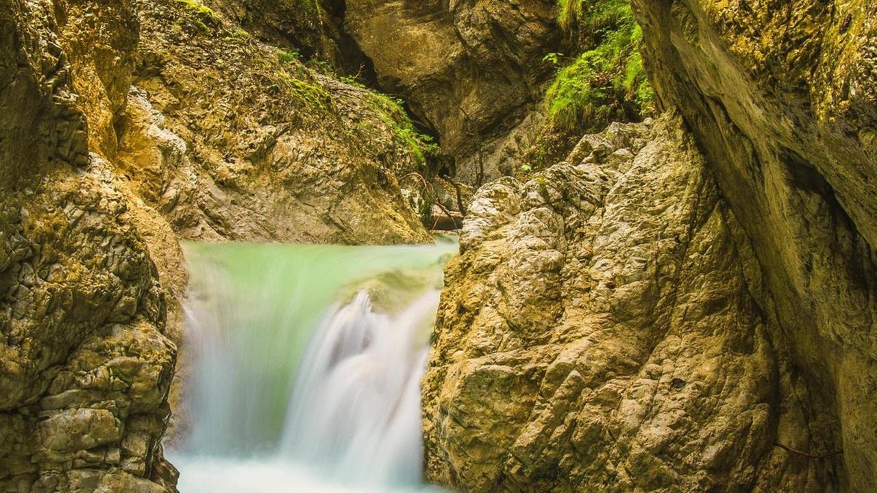 Seinsbachklamm im Karwendelgebirge, nahe Garmisch-Partenkirchen, Bayern, Oberbayern, Deutschland, Europa Seinsbachklamm im Karwendelgebirge, nahe Garmisch-Partenkirchen, Bayern, Oberbayern, Deutschland, Europa