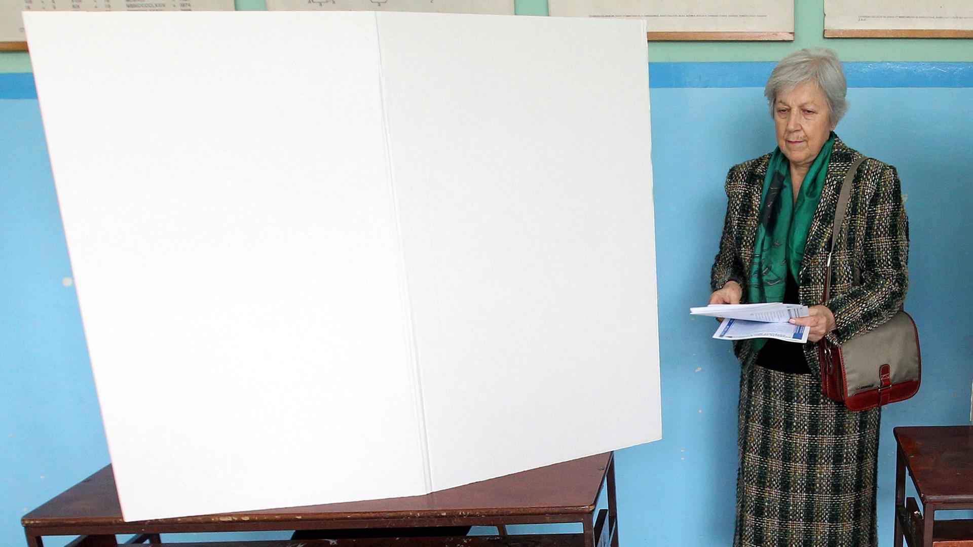 Stimmabgabe in Bosnien - das Land hat weiter große Probleme