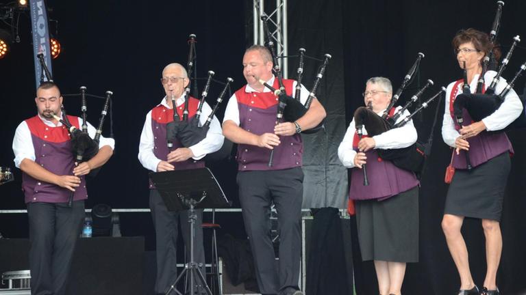 Traditionelle Musik der Bretagne Weltoffen mit alten Instrumenten