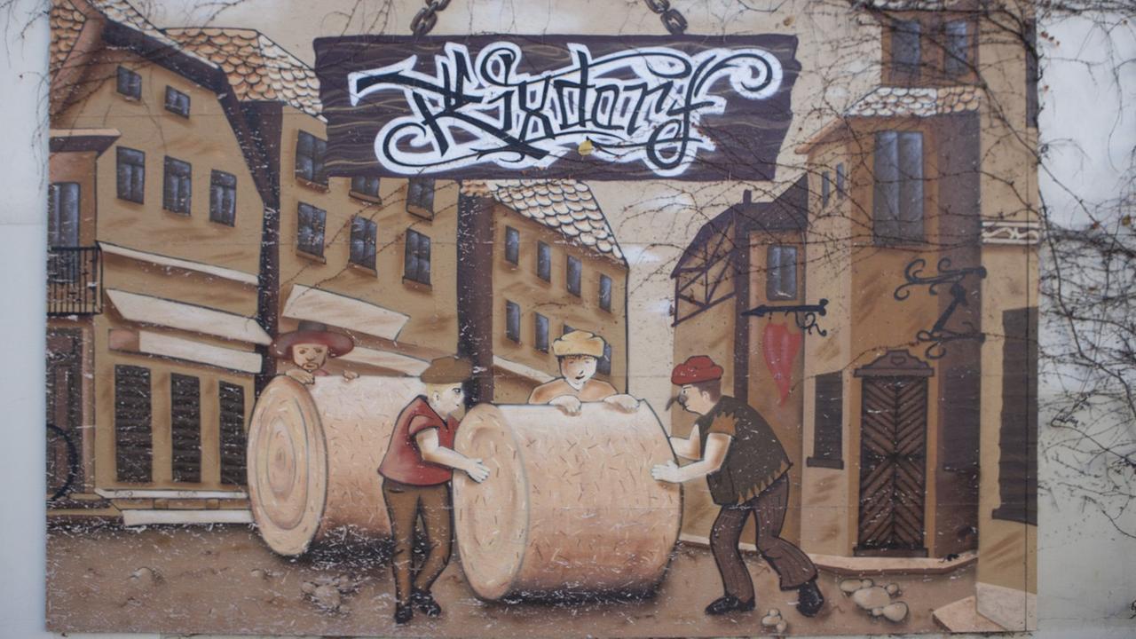 Das Strohballenrollen um den Richardplatz hat den Charme einer uralten Tradition – dabei gibt es das Fest erst seit zehn Jahren. Das Strohballenrollen um den Richardplatz hat den Charme einer uralten Tradition – dabei gibt es das Fest erst seit zehn Jahren.