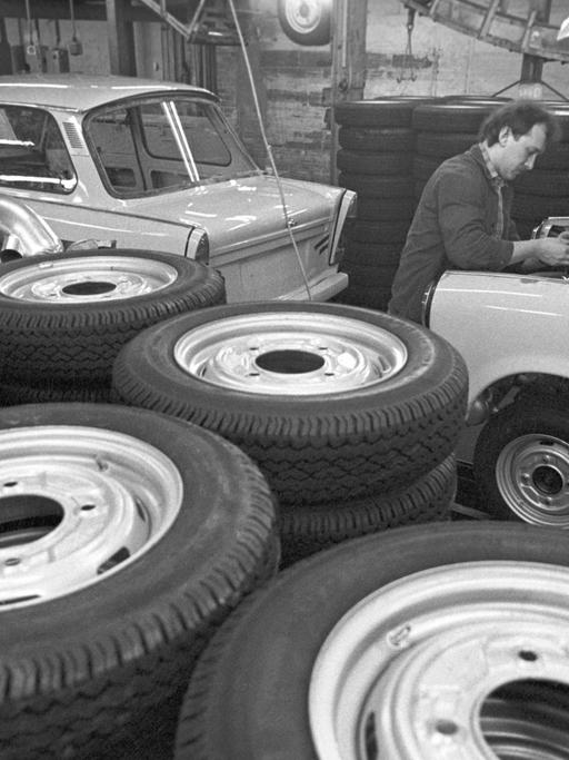 Die Produktion des Trabanten im Frühjahr 1990 im Zwickauer Automobilwerk.