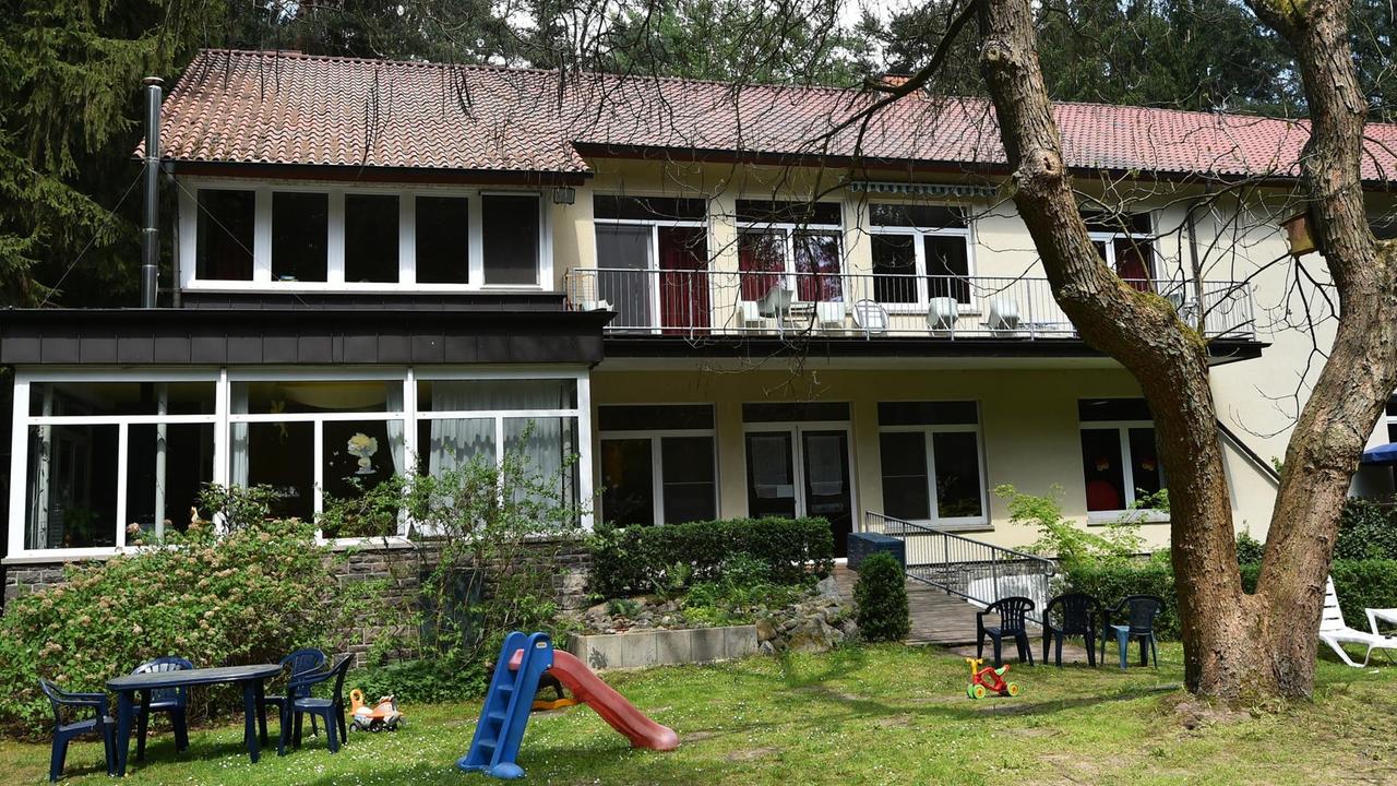 Das ehemalige Wohnhaus von Walter Ulbricht in der Waldsiedlung Wandlitz. Das ehemalige Wohnhaus von Walter Ulbricht in der Waldsiedlung Wandlitz.