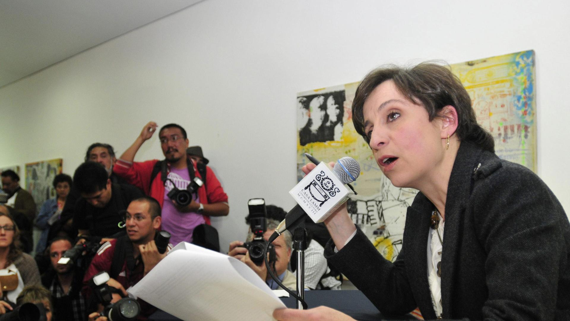 Die mexikanische Journalistin Carmen Aristegui bei einer Pressekonferenz in Mexiko-Stadt am 09.01.2011. Die mexikanische Journalistin Carmen Aristegui bei einer Pressekonferenz in Mexiko-Stadt am 09.01.2011.