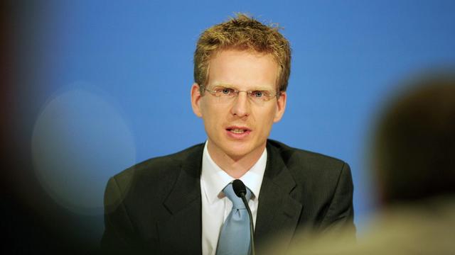 Björn Klusmann, gibt am Mittwoch (14.04.2010) in Berlin eine Pressekonferenz.