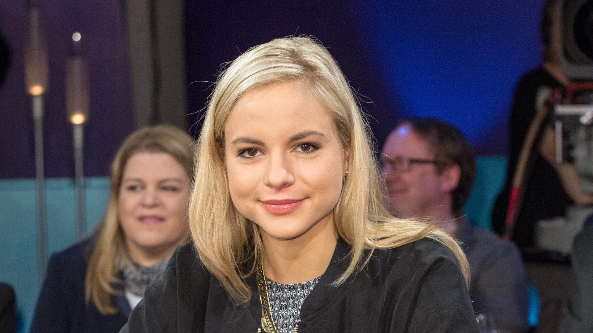 Poetry-Slammerin und Psychologie-Studentin Julia Engelmann während einer NDR-Fernsehsendung Poetry-Slammerin und Psychologie-Studentin Julia Engelmann während einer NDR-Fernsehsendung