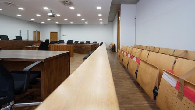 Justiz in Zeiten der Coronakrise: Der leere Gerichtssaal Nr. 6 im Justizzentrum in Potsdam am 25. März 2020.