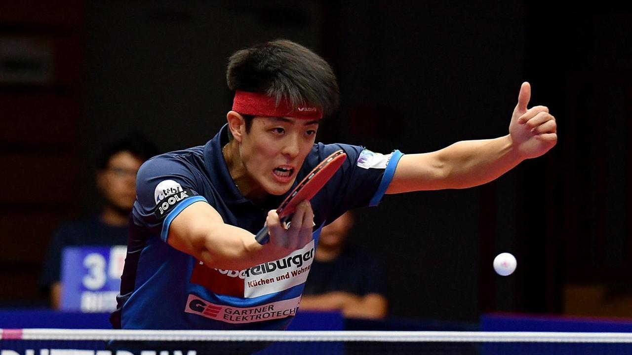 Dang Qiu bei einem Bundesligaspiel für Düsseldorf Dang Qiu bei einem Bundesligaspiel für Düsseldorf