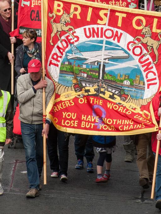 Marsch der Gewerkschaften am 1. Mai 2016 in Bristol, Großbritannien