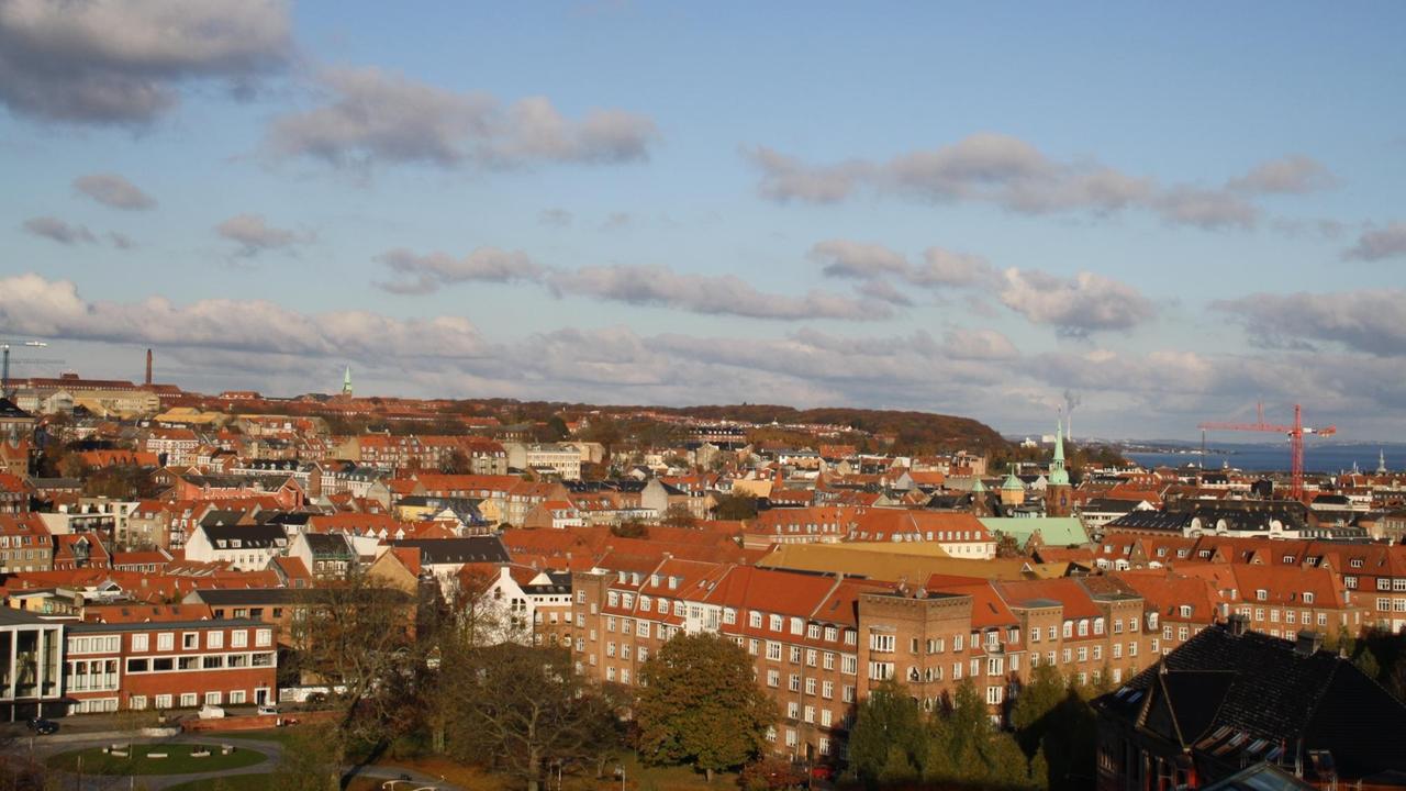Aarhus im Osten Dänemarks ist die zweitgrößte Stadt des Landes. Jüdisches Leben findet dort heute jedoch kaum noch statt. Aarhus im Osten Dänemarks ist die zweitgrößte Stadt des Landes. Jüdisches Leben findet dort heute jedoch kaum noch statt.