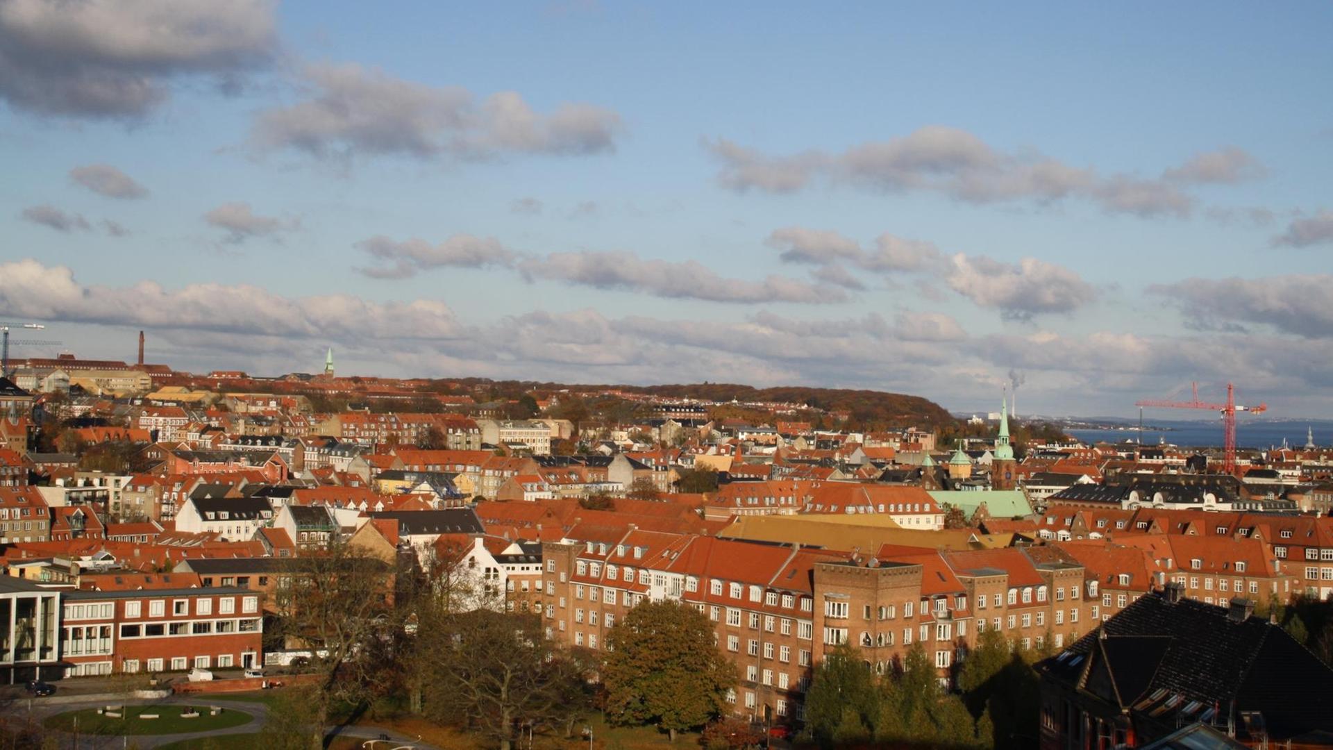 Aarhus im Osten Dänemarks ist die zweitgrößte Stadt des Landes. Jüdisches Leben findet dort heute jedoch kaum noch statt. Aarhus im Osten Dänemarks ist die zweitgrößte Stadt des Landes. Jüdisches Leben findet dort heute jedoch kaum noch statt.