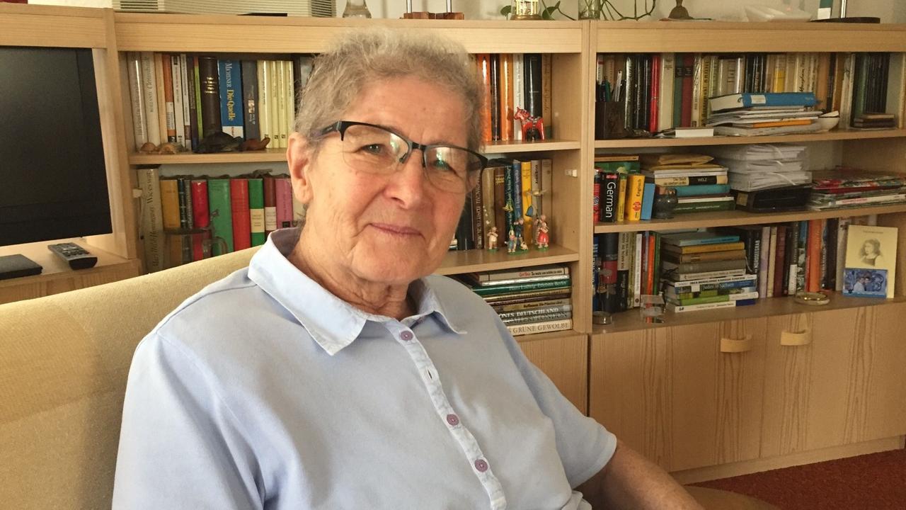 Renate Aris, Überlebende der Schoa, in ihrer Chemnitzer Wohnung Renate Aris, Überlebende der Schoa, in ihrer Chemnitzer Wohnung