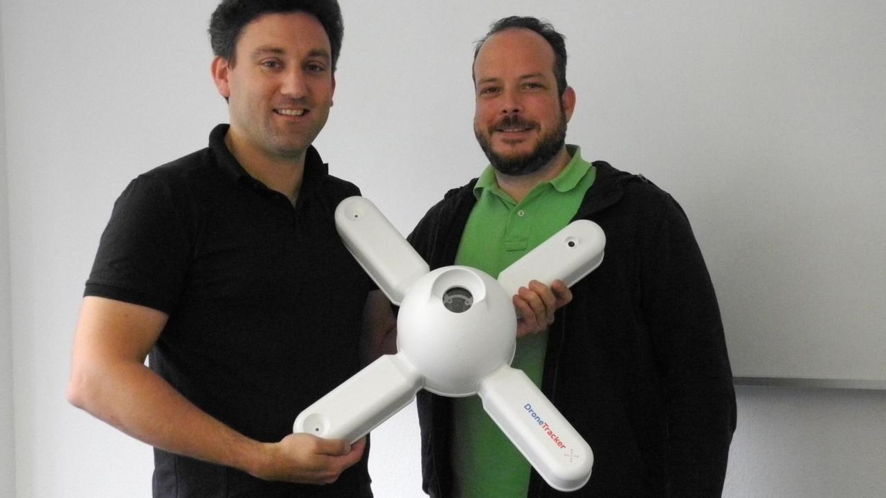 Die Dedrone-Mitarbeiter David Prantl (links) und Ingo Seebach. Seebach ist einer der Firmengründer. Die Dedrone-Mitarbeiter David Prantl (links) und Ingo Seebach. Seebach ist einer der Firmengründer.