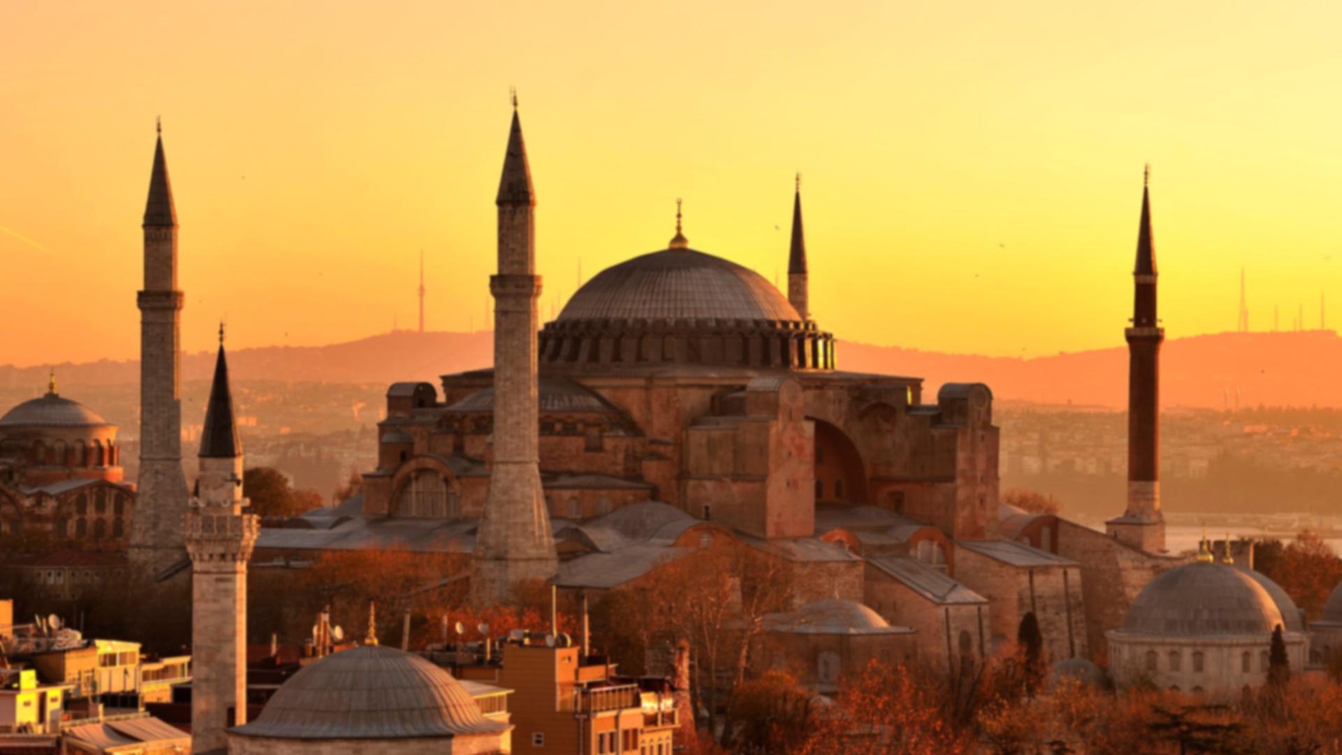 Die berühmte Hagia Sophia in Istanbul. Die berühmte Hagia Sophia in Istanbul.