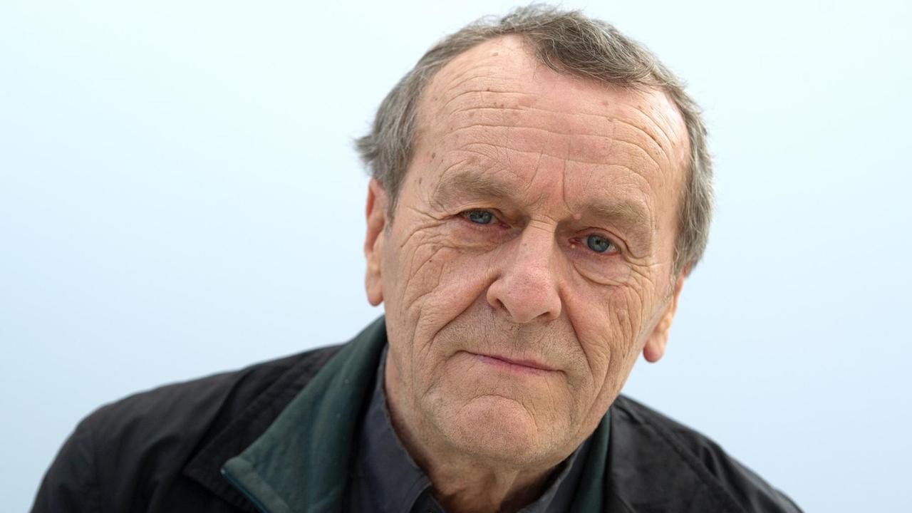 Schriftsteller Bernd Cailloux, (2012) auf der Buchmesse in Leipzig. Schriftsteller Bernd Cailloux, (2012) auf der Buchmesse in Leipzig.