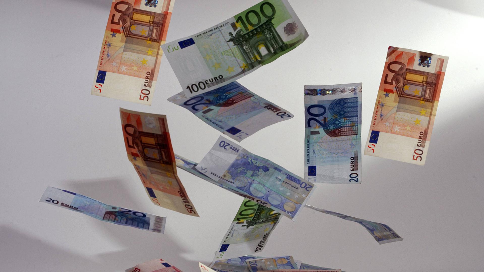 Es regnet Euroscheine Es regnet Euroscheine