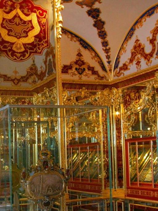 Das rekonstruierte Historische Grüne Gewölbe in Dresden beinhaltet Kunstsammlungen aus mehreren Jahrhunderten.