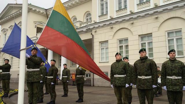 Die Ehrengarde am Litauischen Präsidentenpalast