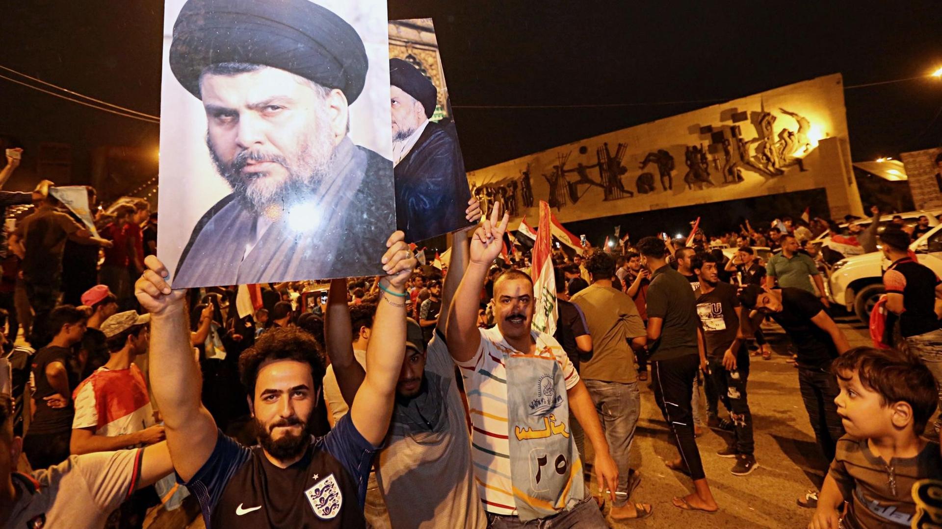 Anhänger von Muktada al-Sadr in Bagdad Anhänger von Muktada al-Sadr in Bagdad