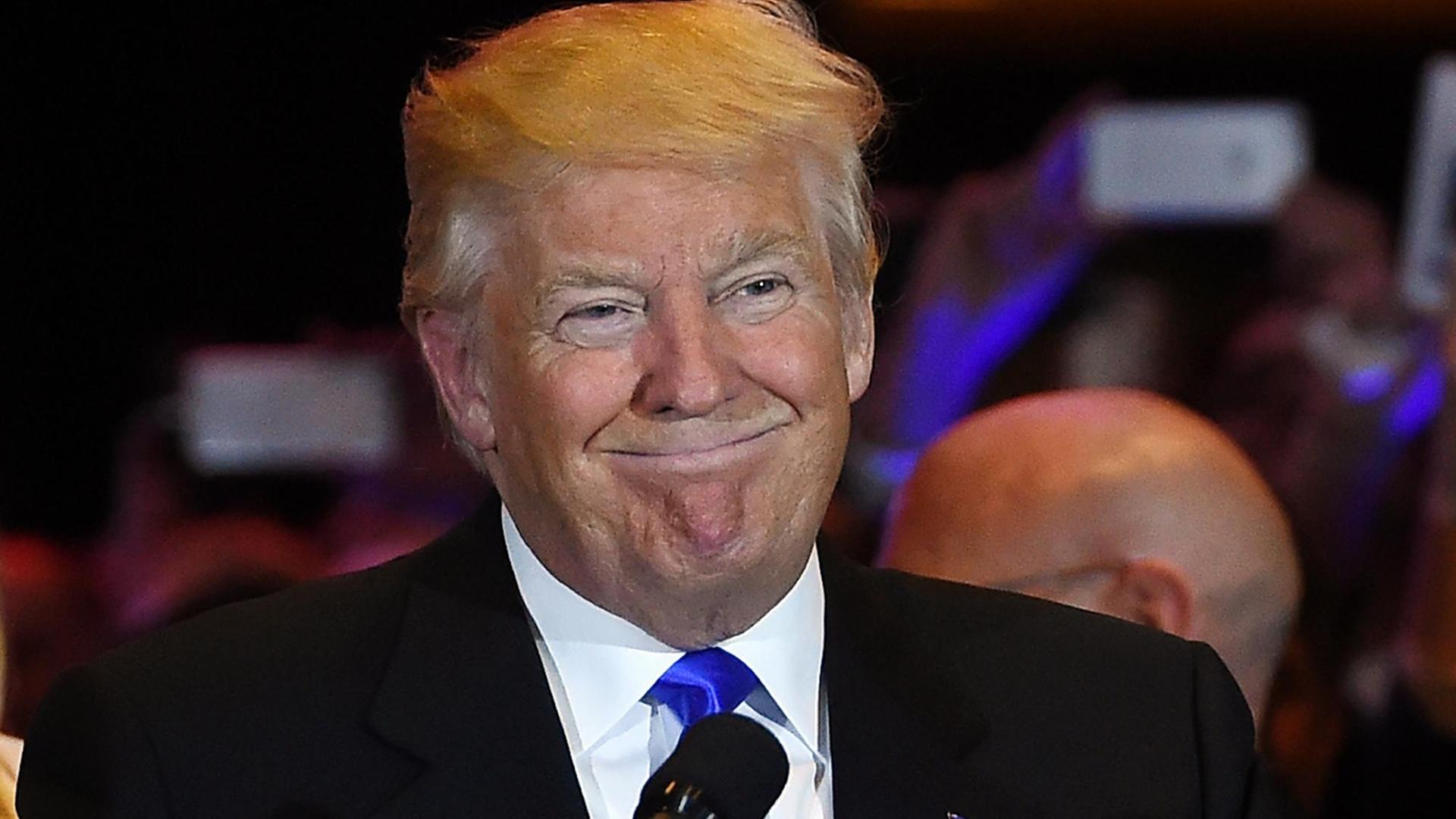 Der republikanische Präsidentschaftsbewerber Donald Trump nach seinem Sieg bei den Vorwahlen im Bundesstaat Indiana. Der republikanische Präsidentschaftsbewerber Donald Trump nach seinem Sieg bei den Vorwahlen im Bundesstaat Indiana.