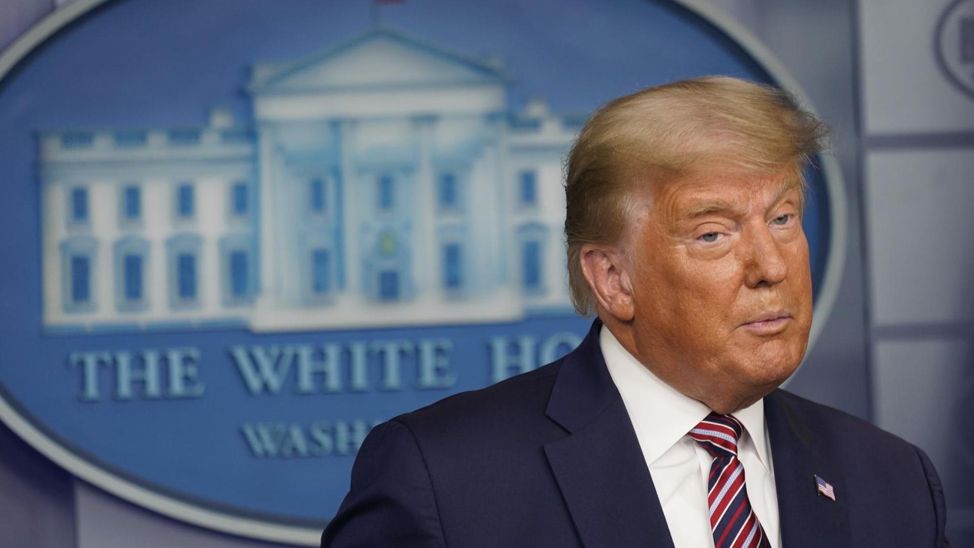 US-Präsident Donald Trump bei einem Briefing im Weißen Haus US-Präsident Donald Trump bei einem Briefing im Weißen Haus