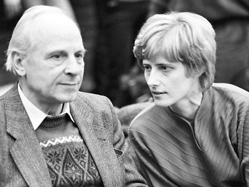 Die Grünen-Politiker Gert Bastian und Petra Kelly anlässlich der Bundesversammlung der Grünen 1985.