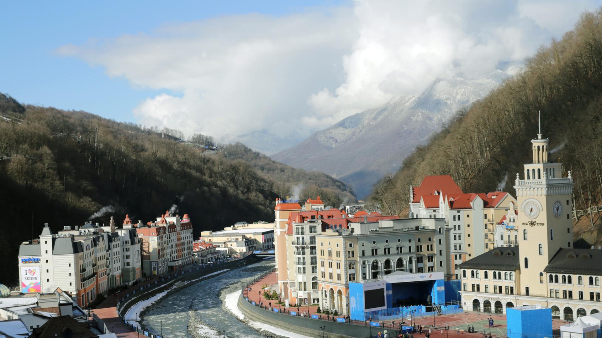 Krasnaja Poljana: einst tscherkessisch besiedelt, jetzt ein Austragungsort der Winterspiele Krasnaja Poljana: einst tscherkessisch besiedelt, jetzt ein Austragungsort der Winterspiele