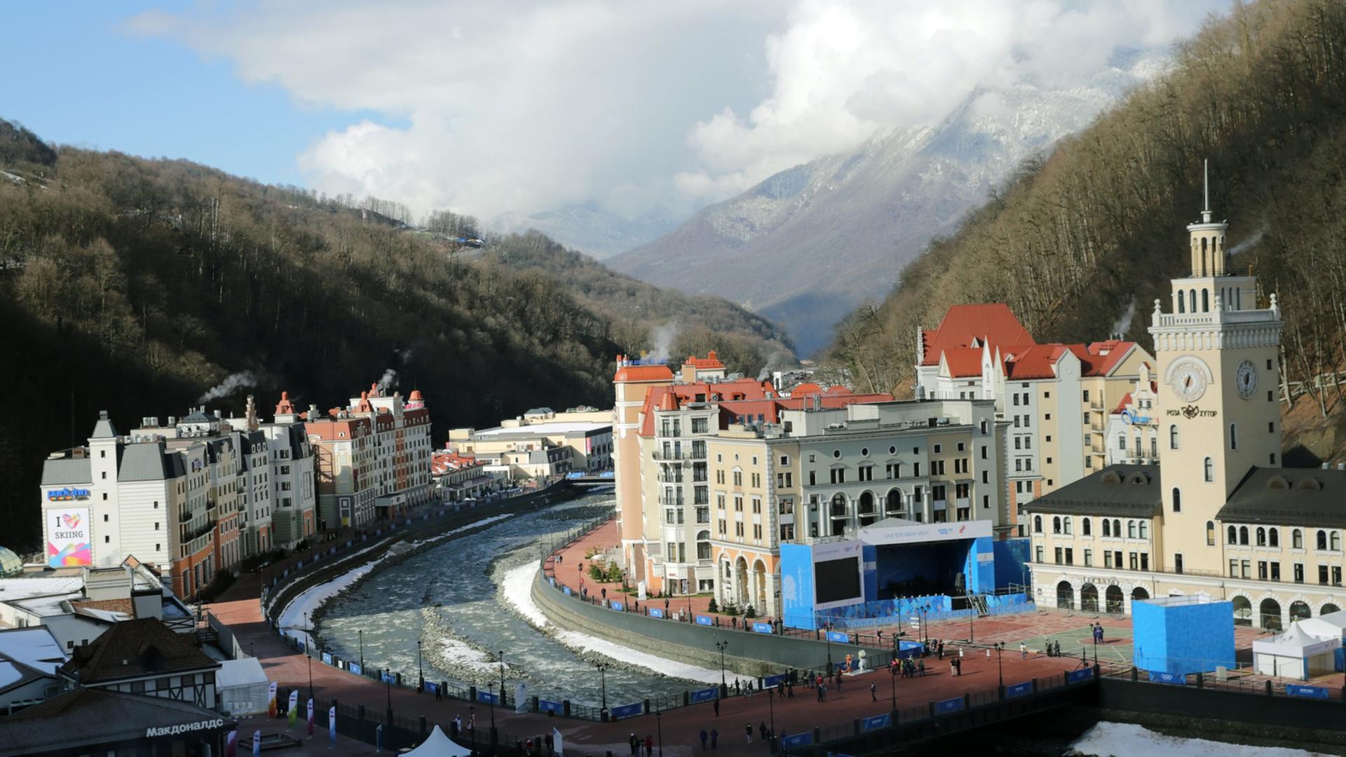 Der Gebirgsort Krasnaja Poljana bei Sotschi war ein Austragungsort der Winterspiele 2014. Der Gebirgsort Krasnaja Poljana bei Sotschi war ein Austragungsort der Winterspiele 2014.