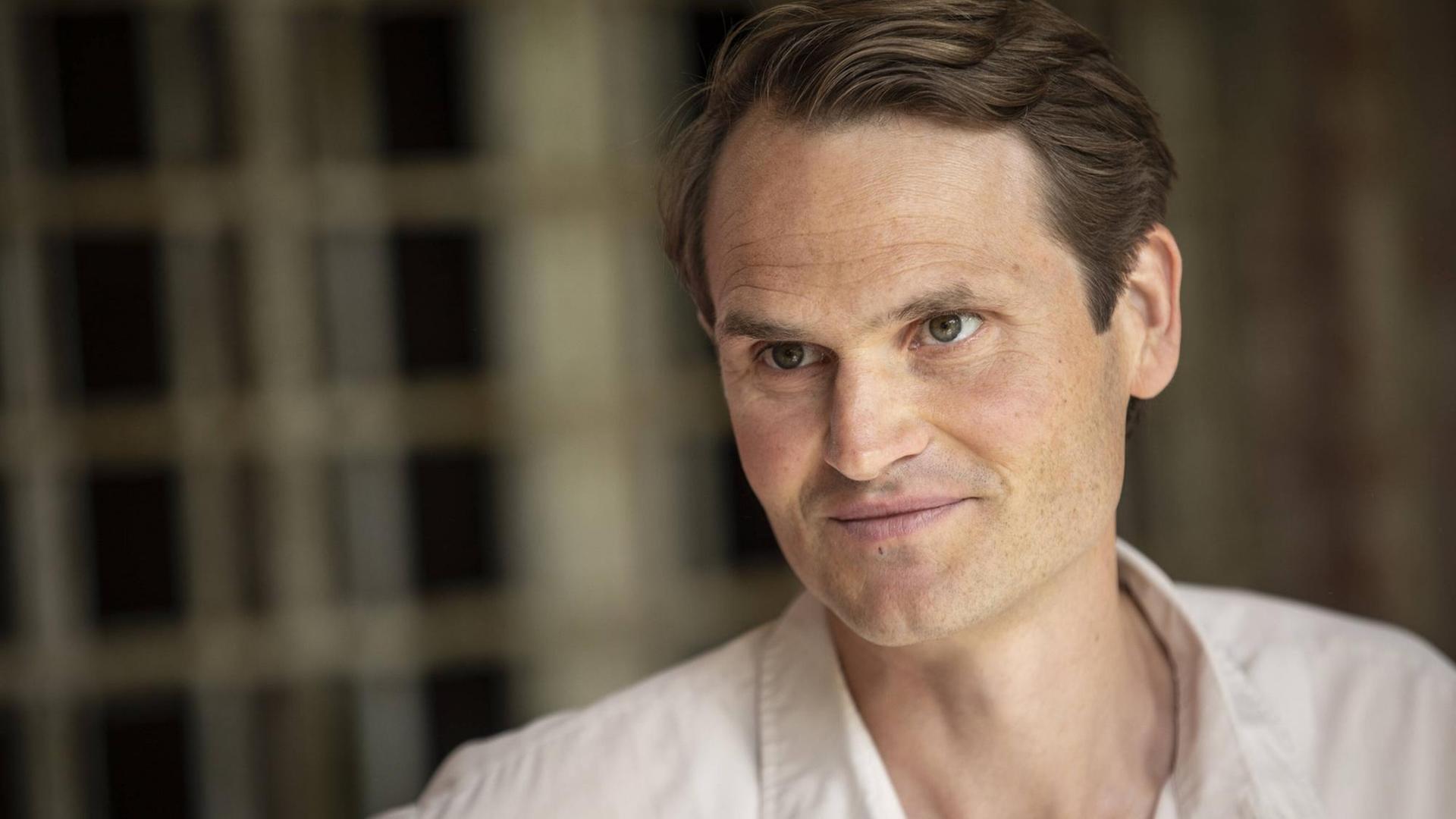 Porträt des Schauspielers Fabian Hinrichs. Porträt des Schauspielers Fabian Hinrichs.