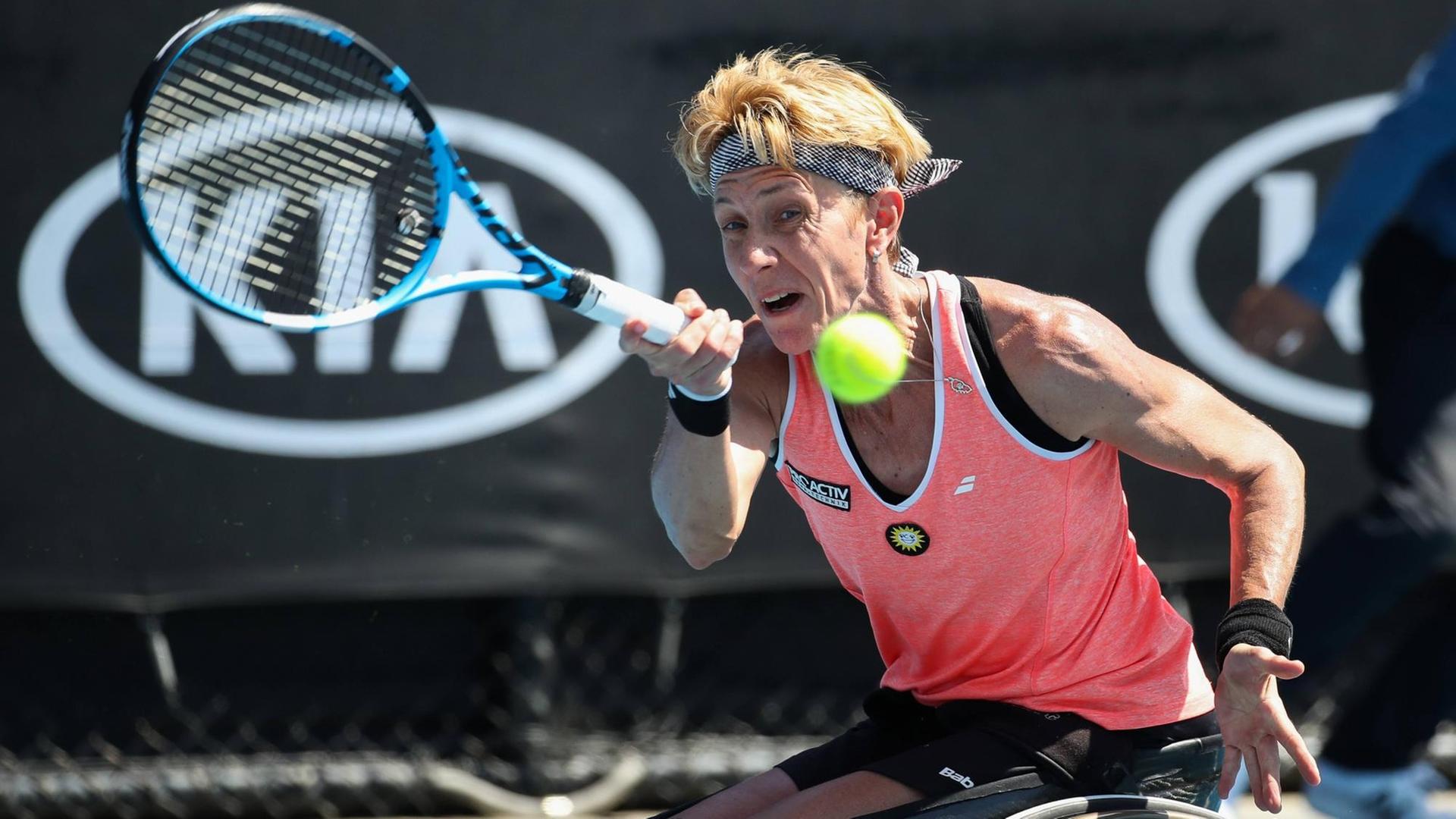 Sabine Ellerbrock Rollstuhl-Tennisspielerin bei den Australian Open Sabine Ellerbrock Rollstuhl-Tennisspielerin bei den Australian Open