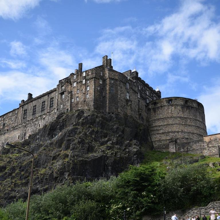Die Burg Edinburgh Castle auf dem Castle Rock