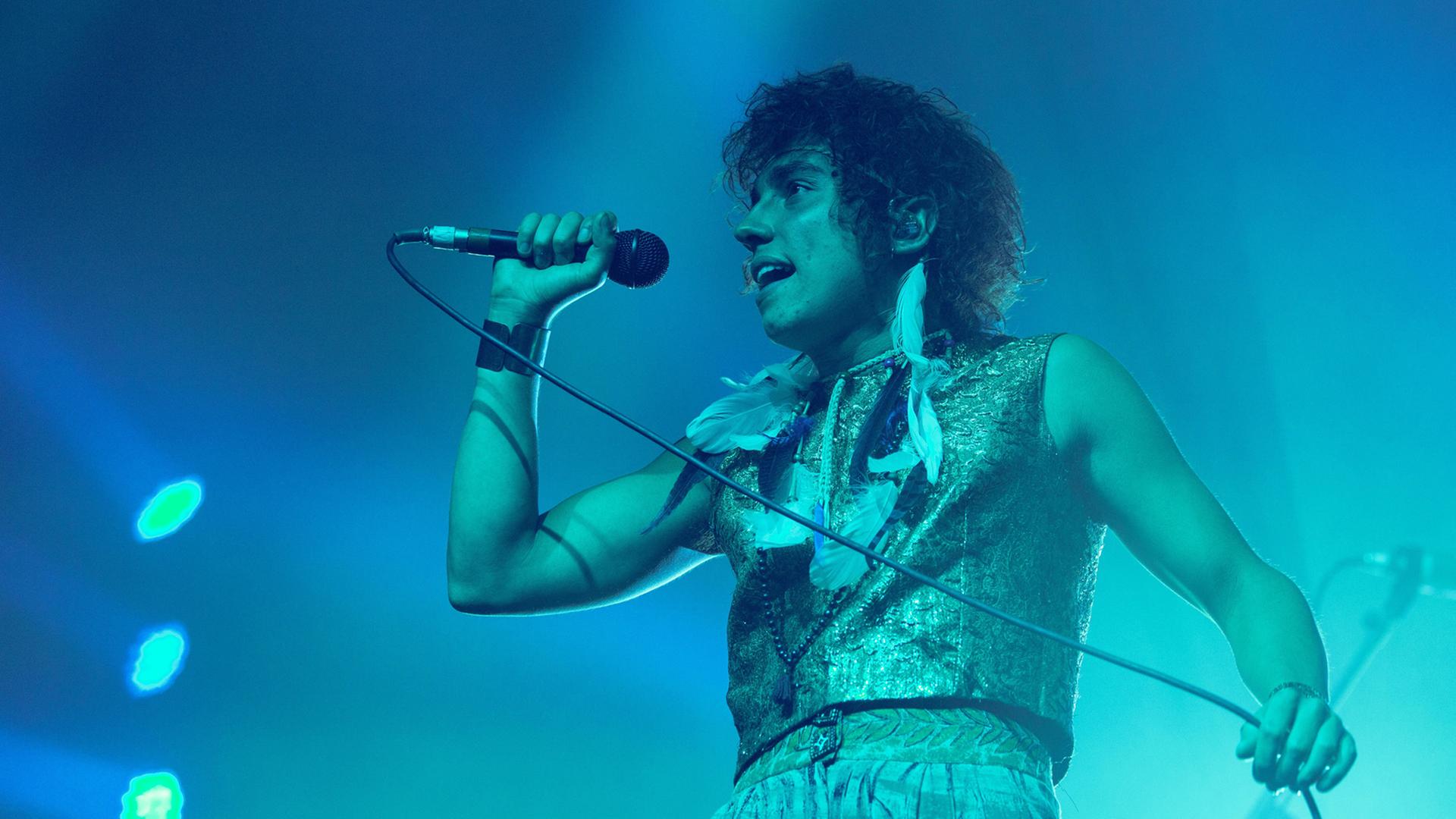 Josh Kiszka von Greta Van Fleet bei einem Konzert in Wisconsin. Josh Kiszka von Greta Van Fleet bei einem Konzert in Wisconsin.