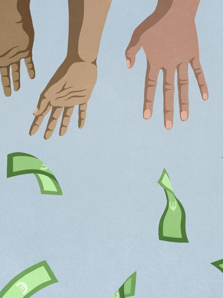 Händen greifen nach fallendem Geld.