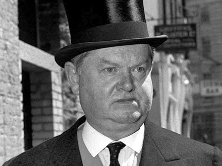 Der britische Schriftsteller Evelyn Waugh (1903 - 1966) Der britische Schriftsteller Evelyn Waugh (1903 - 1966)