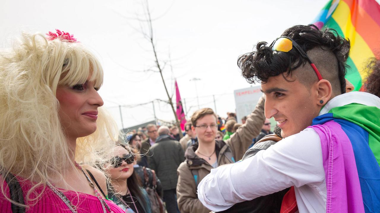 Eine Demonstration gegen Homophobie Demo im April 2015. Organisiert von dem homosexuellen Muslim Nasser El-Ahmad. Eine Demonstration gegen Homophobie Demo im April 2015. Organisiert von dem homosexuellen Muslim Nasser El-Ahmad.