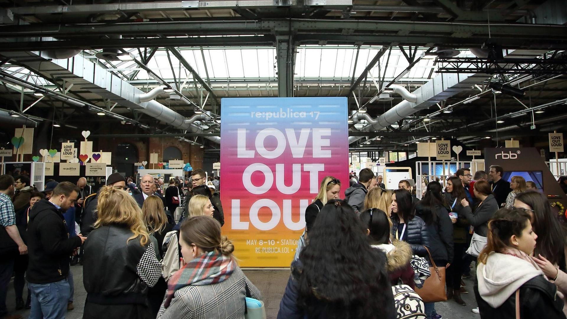 Love out loud: Das Motto der Republica 2017. Love out loud: Das Motto der Republica 2017.