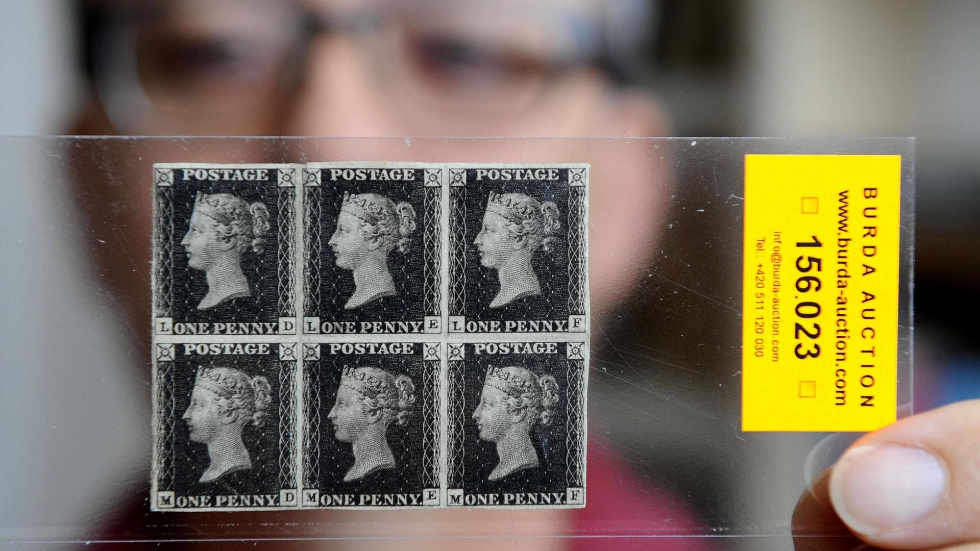 One Penny Black, die erste Briefmarke der Welt, erstmals ausgegeben von Vereinigten Königreich im Jahr 1820