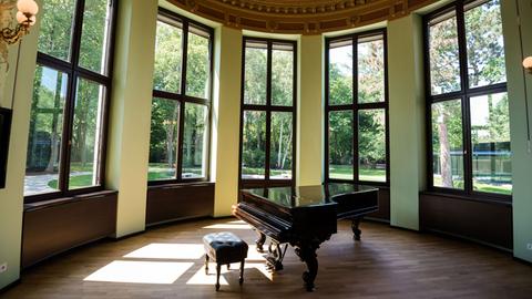 Ein Flügel steht im Haus Wahnfried in Bayreuth (Bayern). Das Museum wurde am 26.07.2015 nach längeren Bau- und Renovierungsmaßnahmen wieder geöffnet.