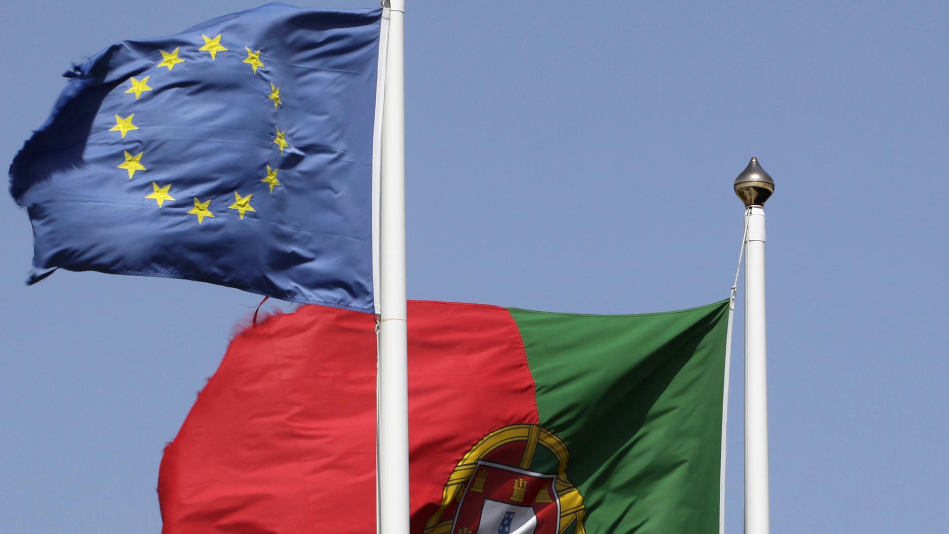 Die Flaggen Portugals und Europas Die Flaggen Portugals und Europas