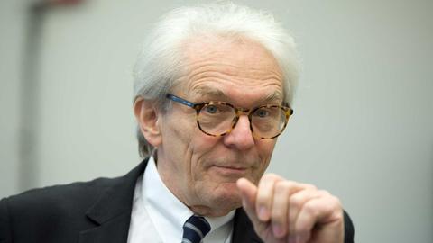 Der Vorstandsvorsitzende der Charité, Karl Max Einhäupl, am 21.03.2017 in Berlin bei der Jahres-Pressekonferenz der Charité.