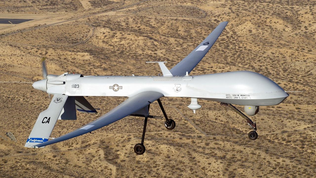 Eine US-Drohne vom Typ MQ-1 Predator beim Landeanflug Eine US-Drohne vom Typ MQ-1 Predator beim Landeanflug
