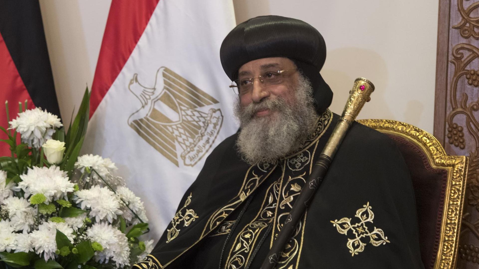 Ein Bild vom 2. März 2017, als der koptische Papst Tawadros II. Angela Merkel in Kairo empfing. Ein Bild vom 2. März 2017, als der koptische Papst Tawadros II. Angela Merkel in Kairo empfing.