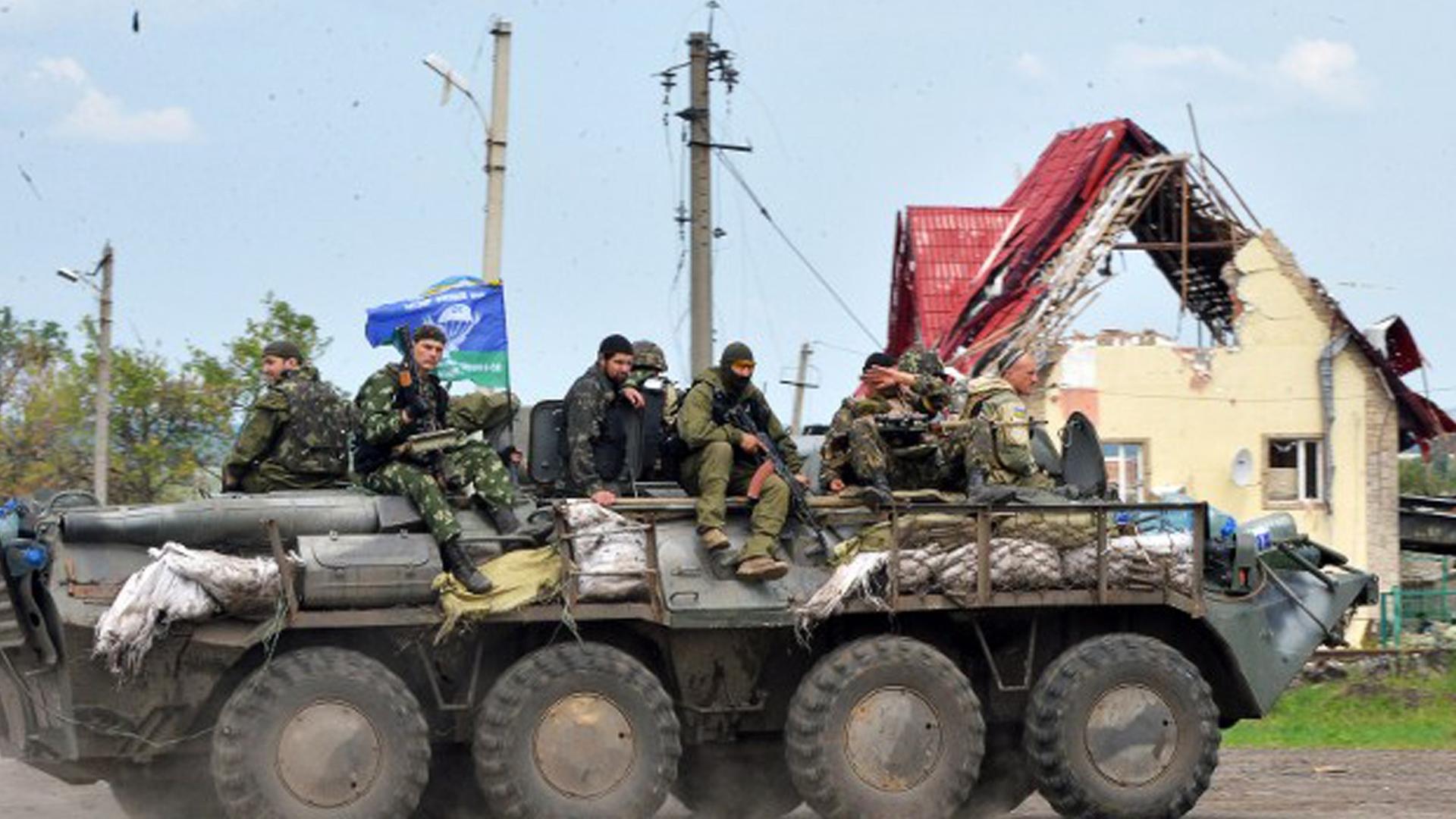 Ein gepanzertes Fahrzeug der ukrainischen Streitkräfte bei Slawjansk. Ein gepanzertes Fahrzeug der ukrainischen Streitkräfte bei Slawjansk.